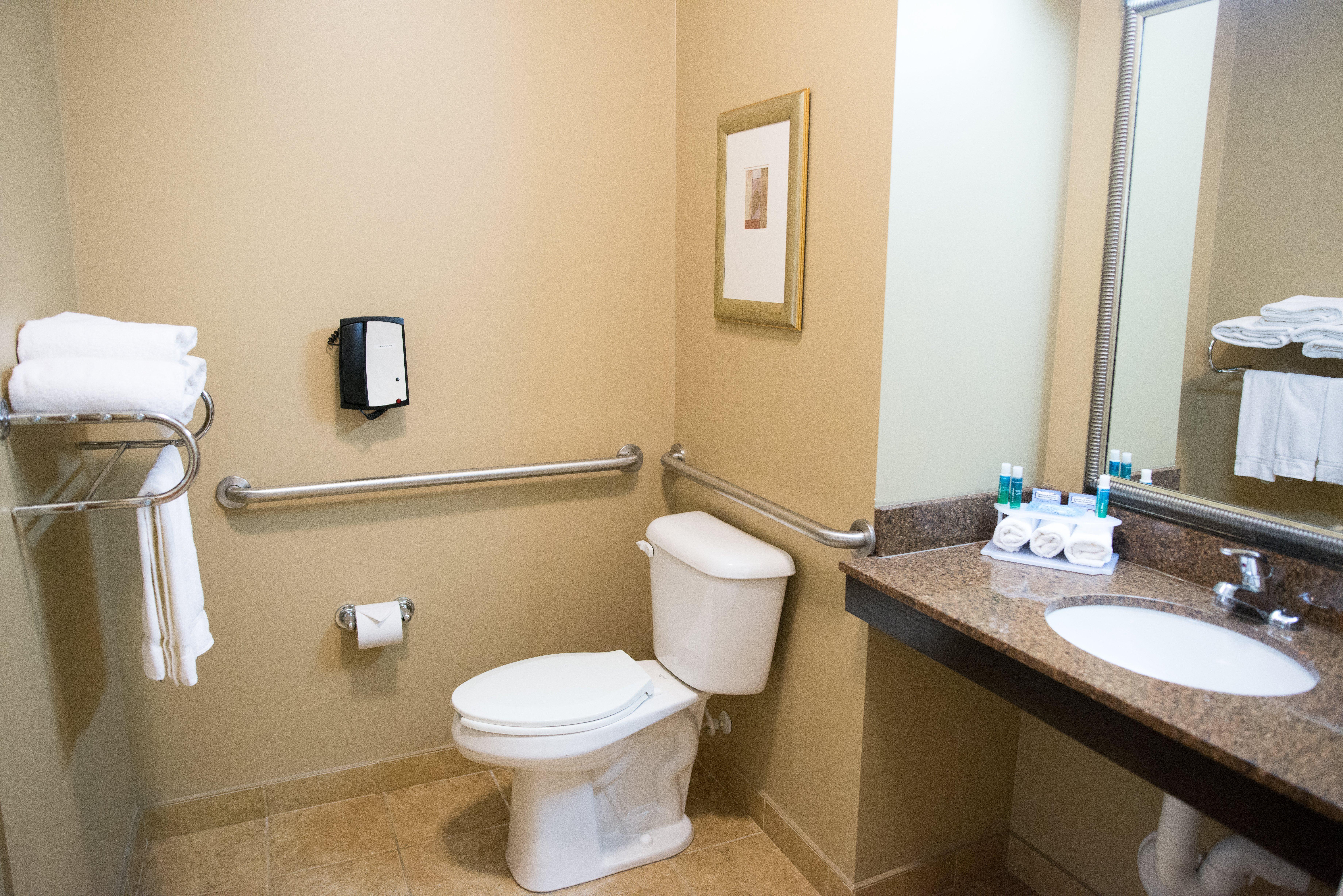 Silver Lake Holiday Inn Express & Suites Northwood By Ihg מראה חיצוני תמונה