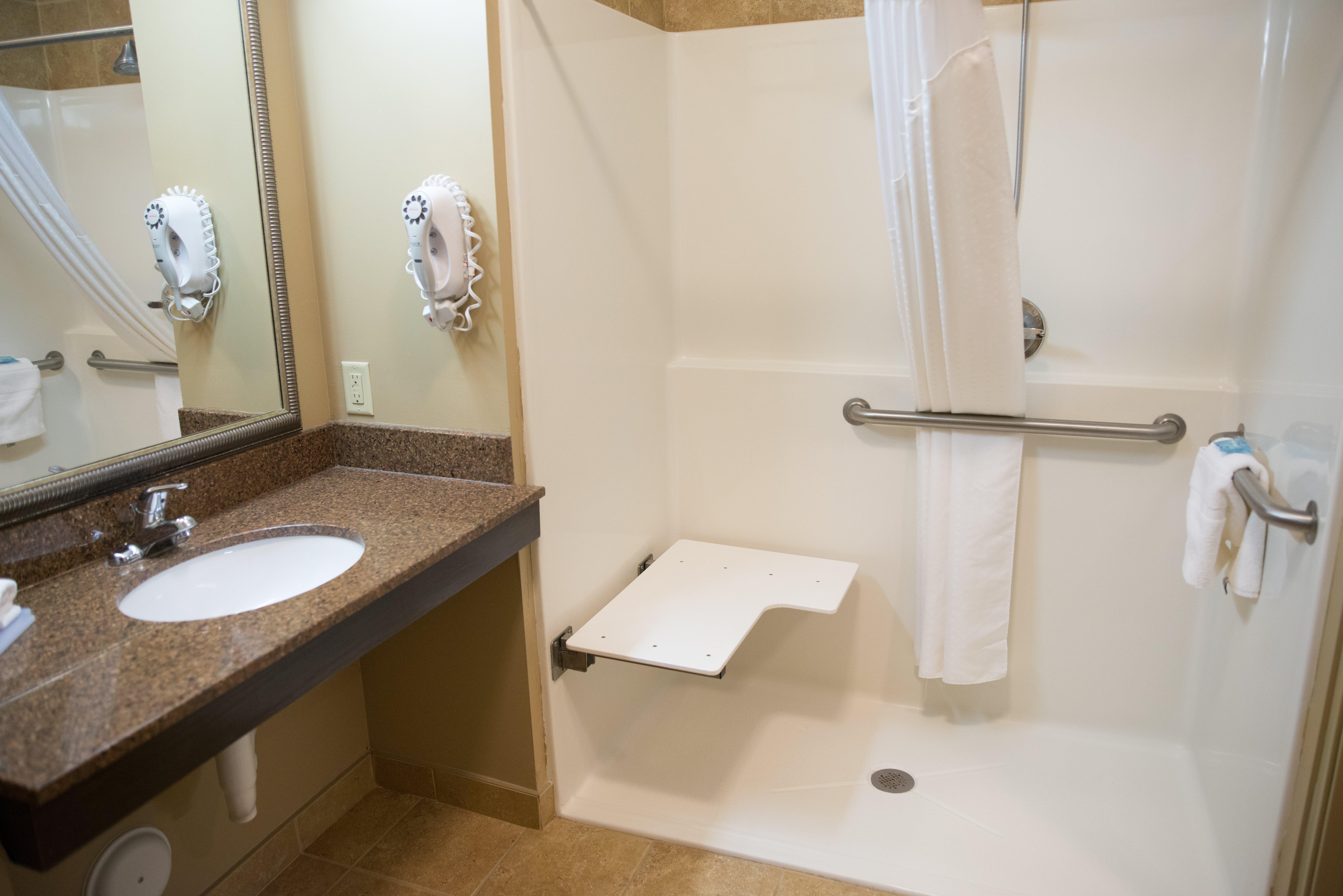 Silver Lake Holiday Inn Express & Suites Northwood By Ihg מראה חיצוני תמונה