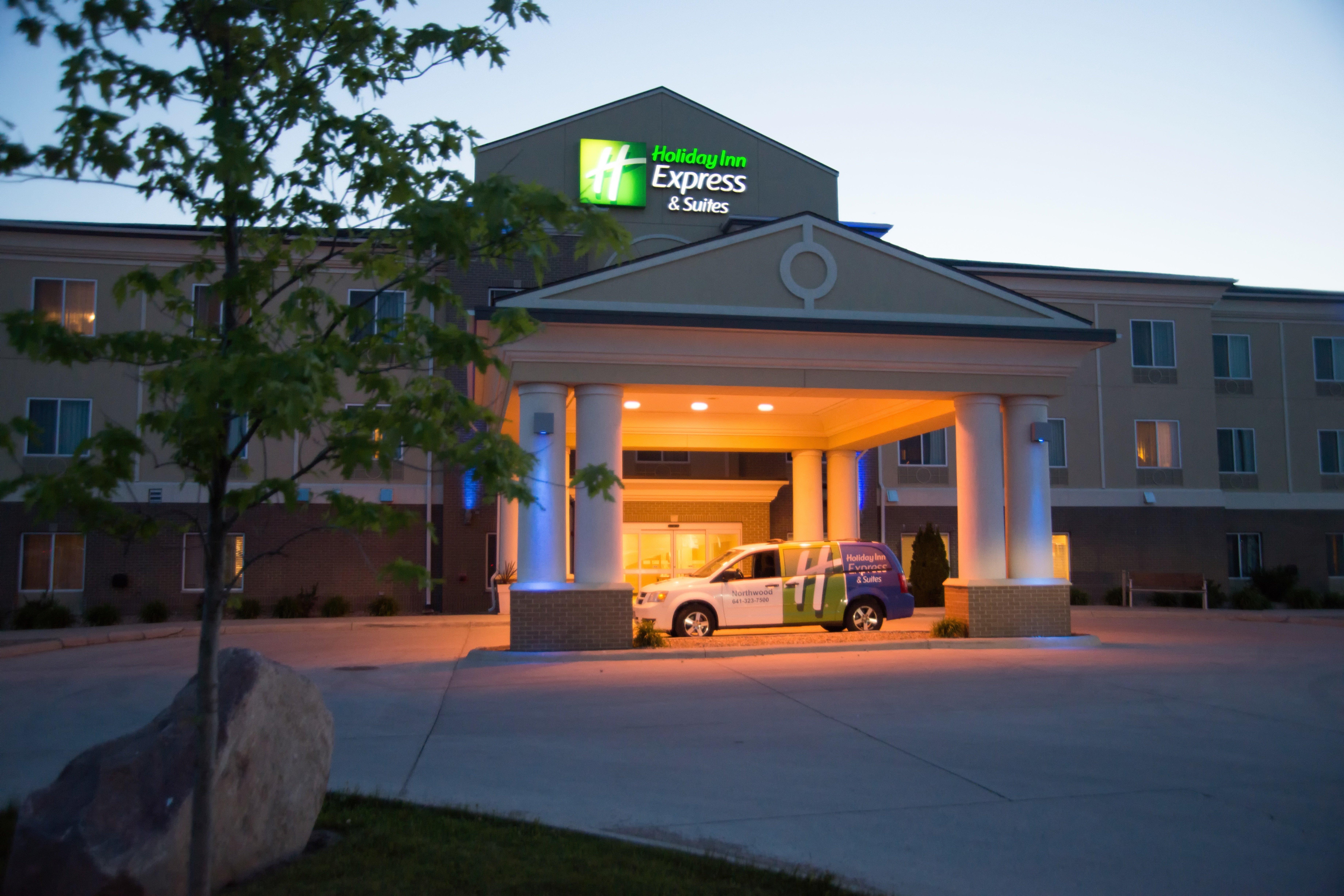 Silver Lake Holiday Inn Express & Suites Northwood By Ihg מראה חיצוני תמונה