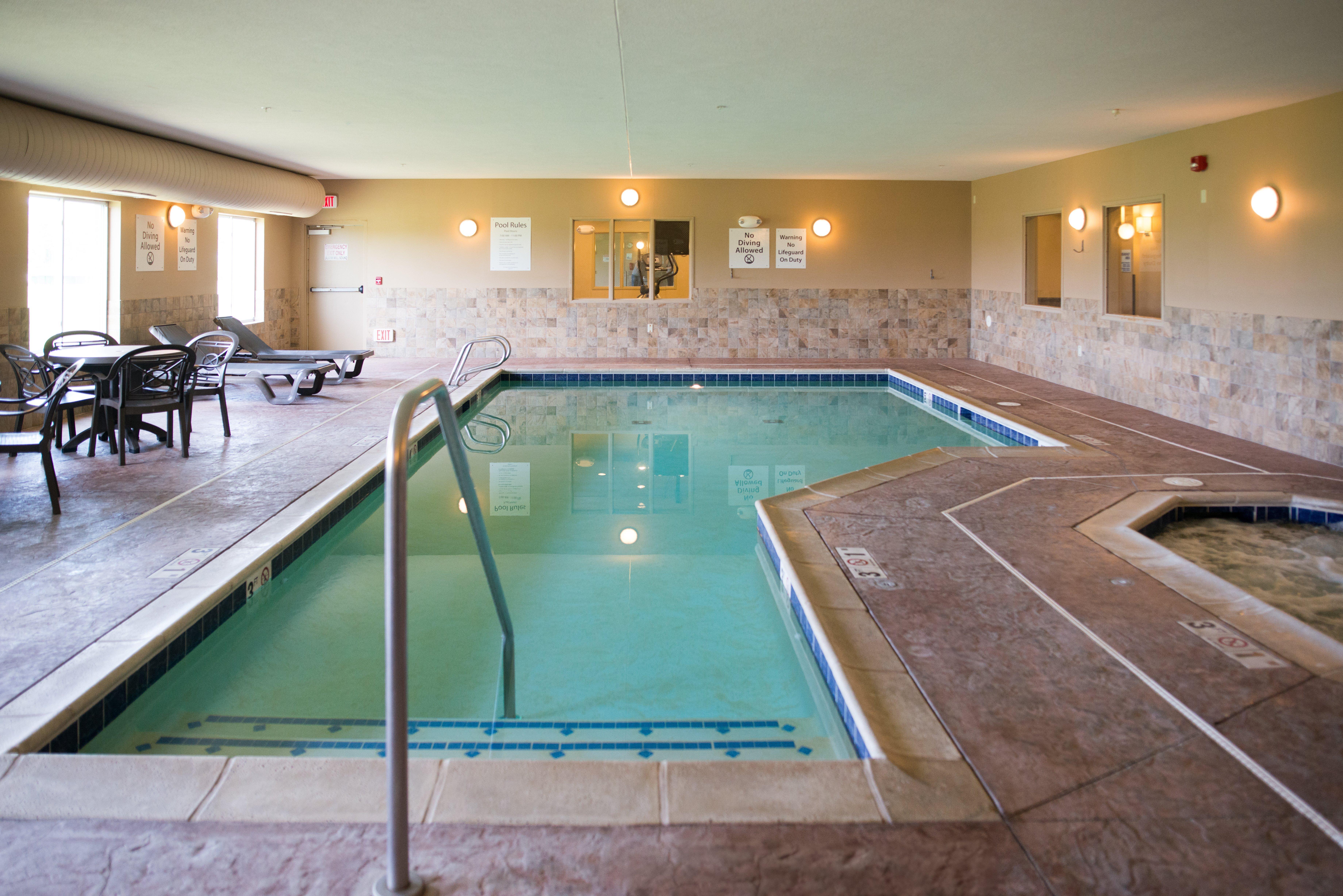 Silver Lake Holiday Inn Express & Suites Northwood By Ihg מראה חיצוני תמונה