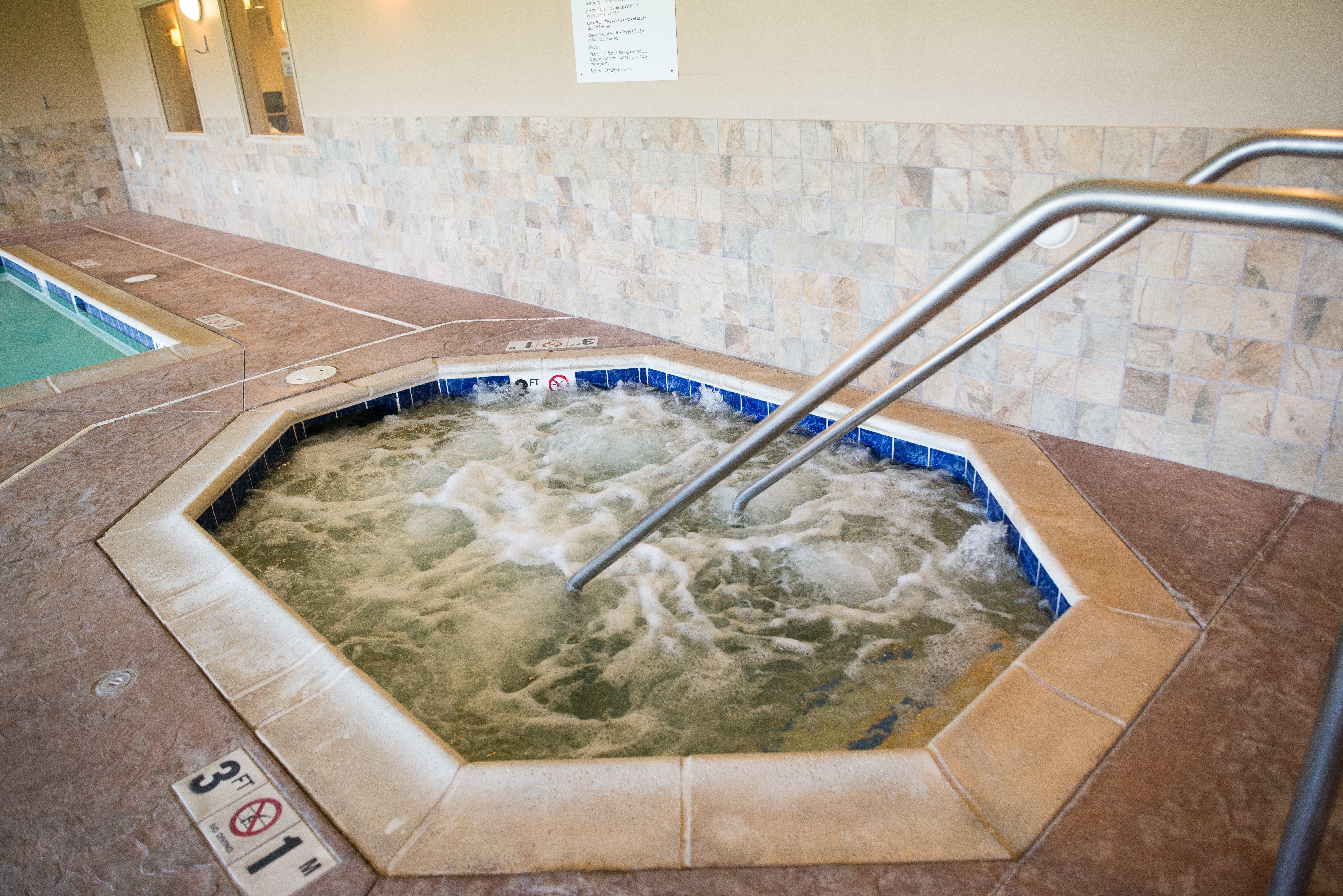 Silver Lake Holiday Inn Express & Suites Northwood By Ihg מראה חיצוני תמונה