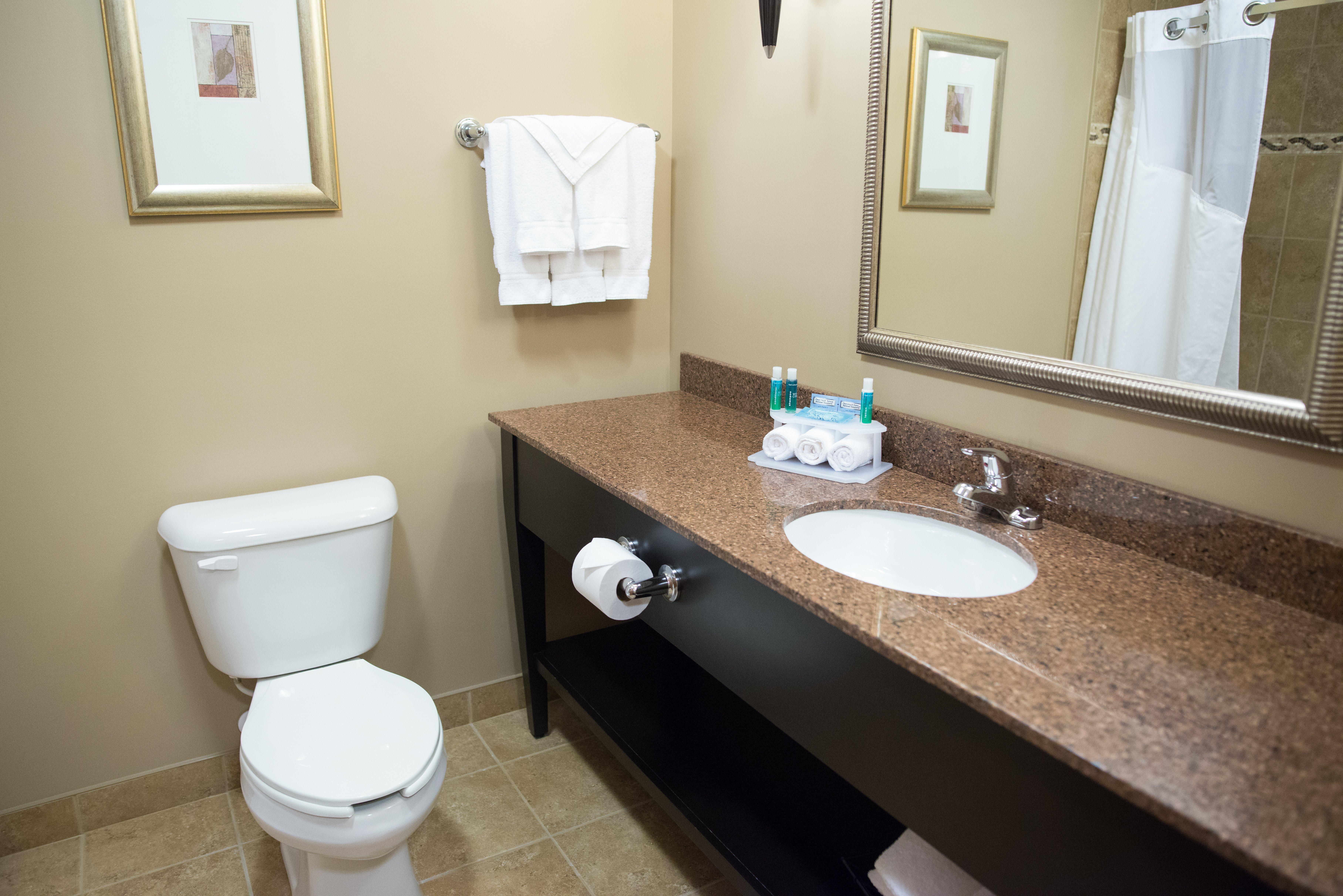 Silver Lake Holiday Inn Express & Suites Northwood By Ihg מראה חיצוני תמונה