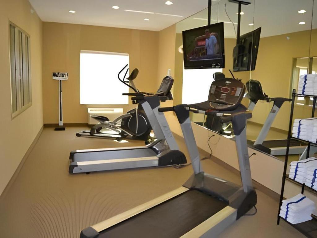 Silver Lake Holiday Inn Express & Suites Northwood By Ihg מראה חיצוני תמונה