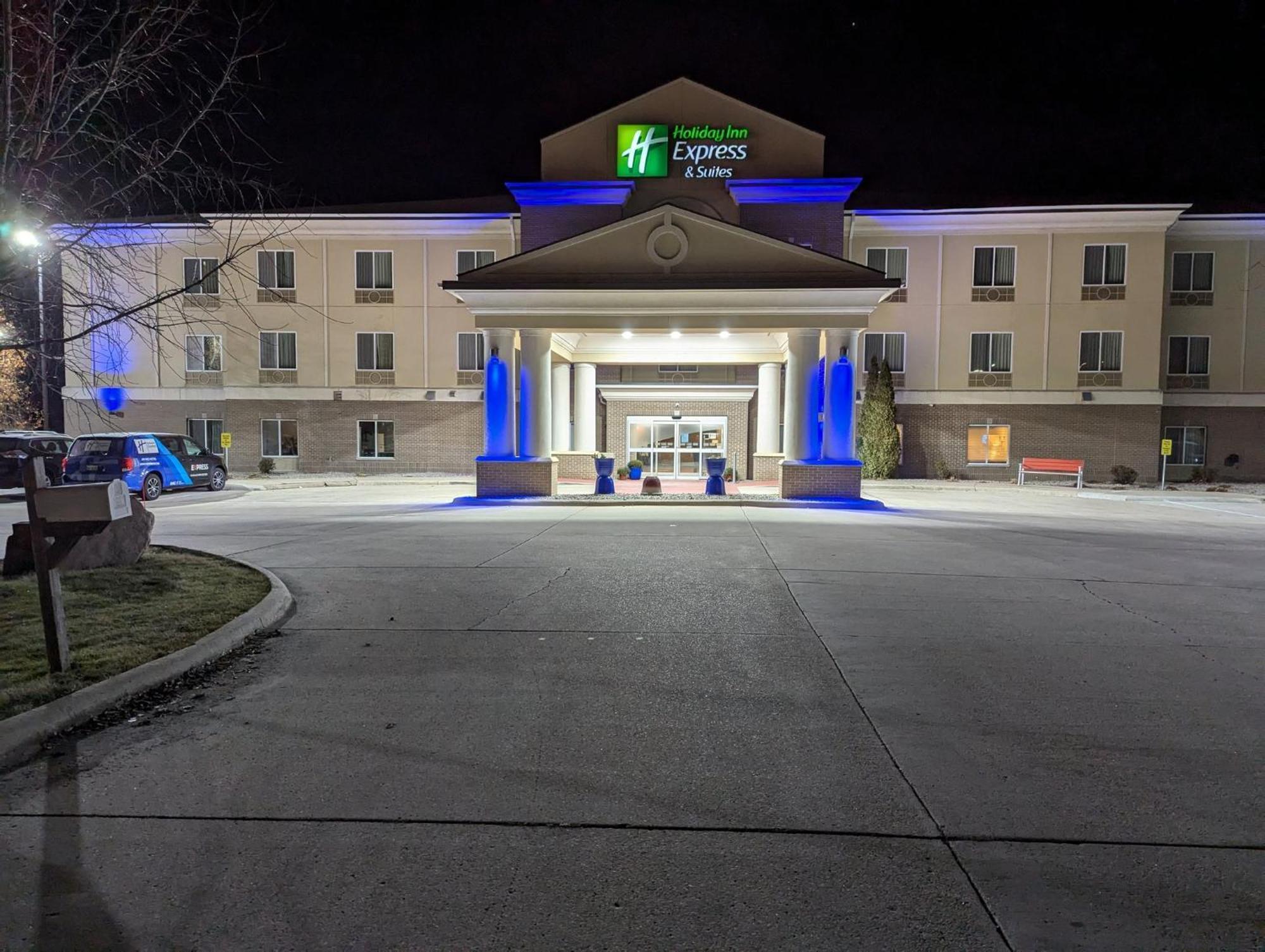 Silver Lake Holiday Inn Express & Suites Northwood By Ihg מראה חיצוני תמונה